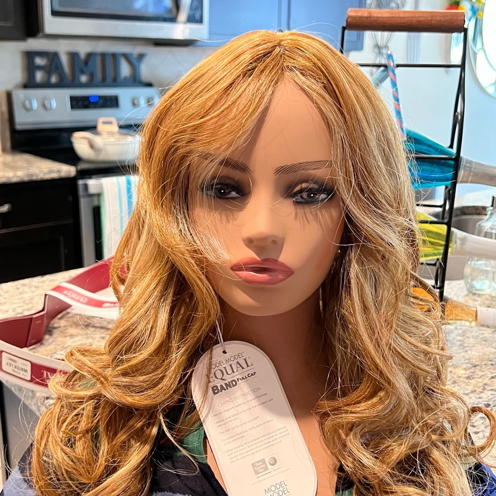 Brand new synthetic wig unit. Sexy and beautiful